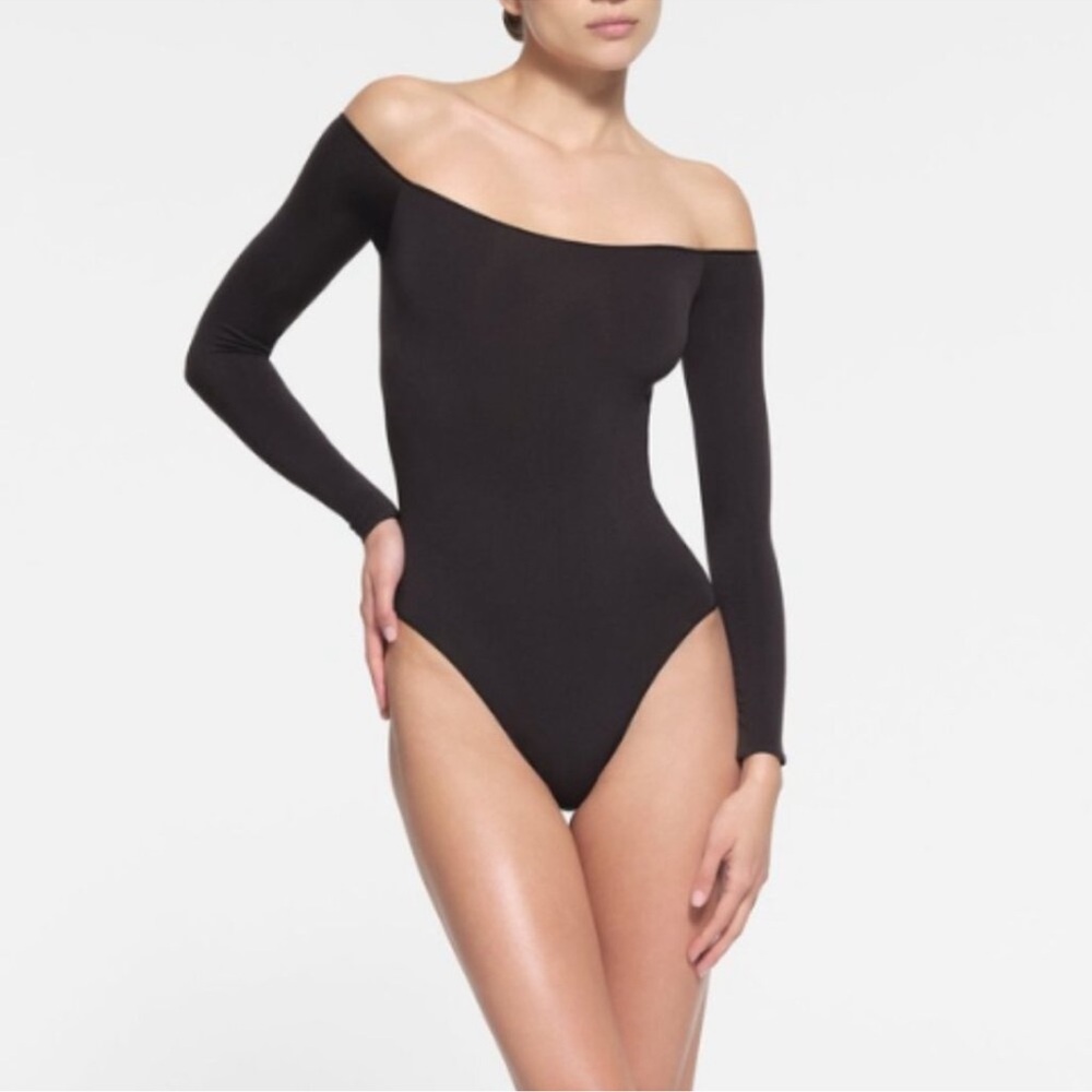 SKIMS Elegant Black Long Sleeve Bodysuit